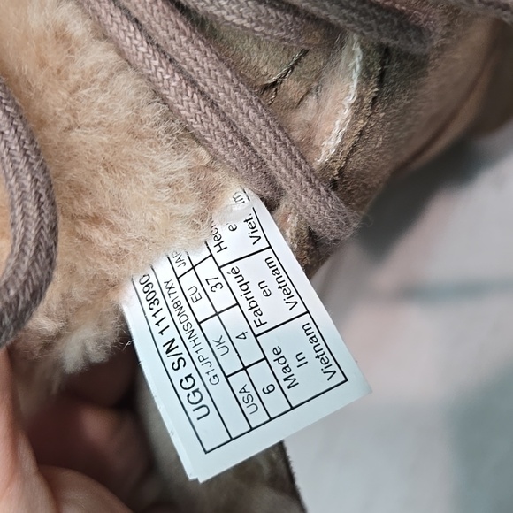 Ugg Australia Women Cozy Tan Suede Shearling Boots Sz 6 - Picture 13 of 13